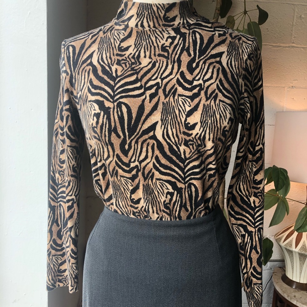Jones New York Sport animal print turtleneck S